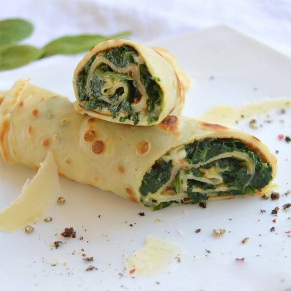 Blintzes with spinach and cheese